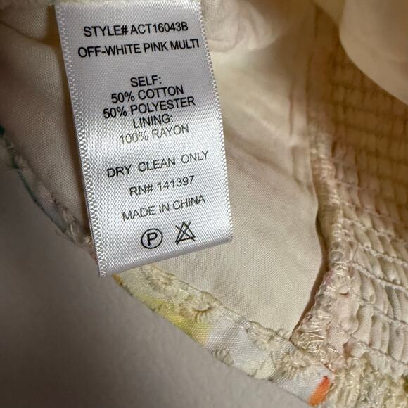 ASTR The Label Bondi Cream Pink Floral Eyelet Puff Sleeve Square Neck Top Size M - Picture 9 of 9